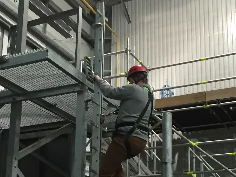 STILLASKURS  5 - 9 METER INKLUDERT  INKL  FALLSIKRING TEORI   BEDRIFTINTERN 