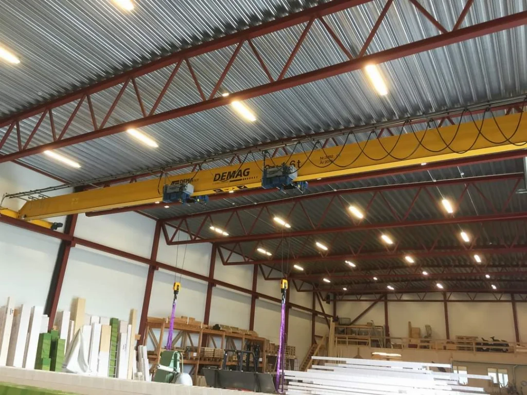 G4 TRAVERRSKRAN - BEDRIFTINTERN